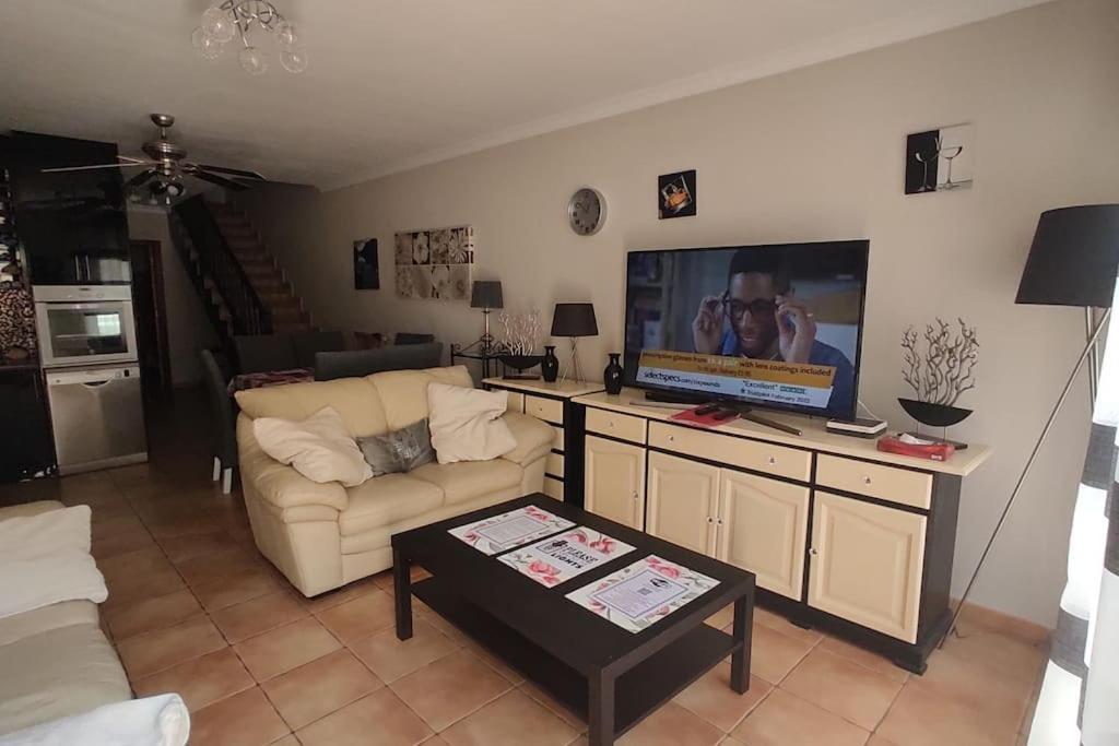 Casa Donn - El Sultan 63 - Luxury 3 Bed Villa With Fast Fibre Internet Corralejo Exterior photo